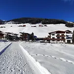 Glockenstuhl, Haus *