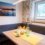 Glockenstuhl, Haus Tux
