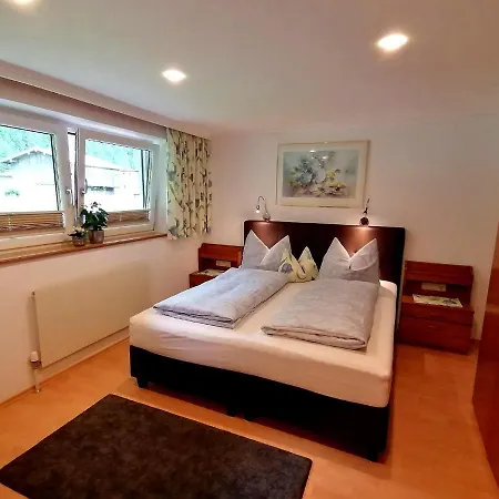 Glockenstuhl, Haus Lejlighed Tux