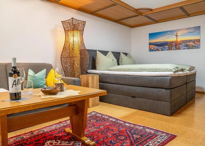 Glockenstuhl, Haus Tux