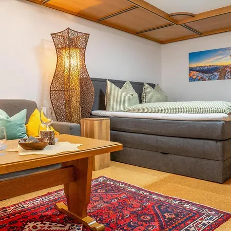 Glockenstuhl, Haus Tux