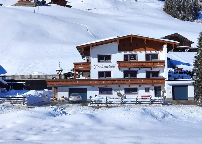 Glockenstuhl, Haus تكس